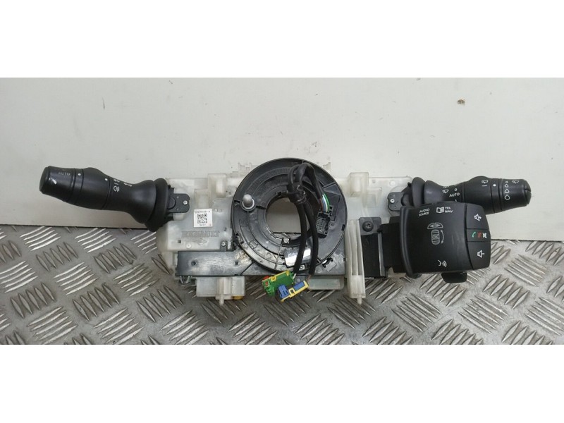 Recambio de mando multifuncion para renault megane iii sport tourer dynamique referencia OEM IAM 255670019RA  
