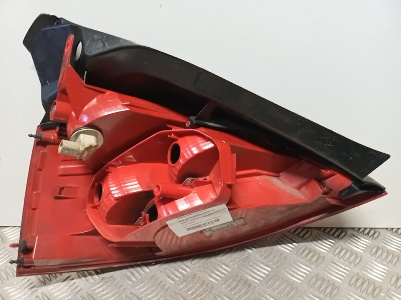 Recambio de piloto trasero derecho para renault megane ii berlina 3p confort expression referencia OEM IAM 8200413216  