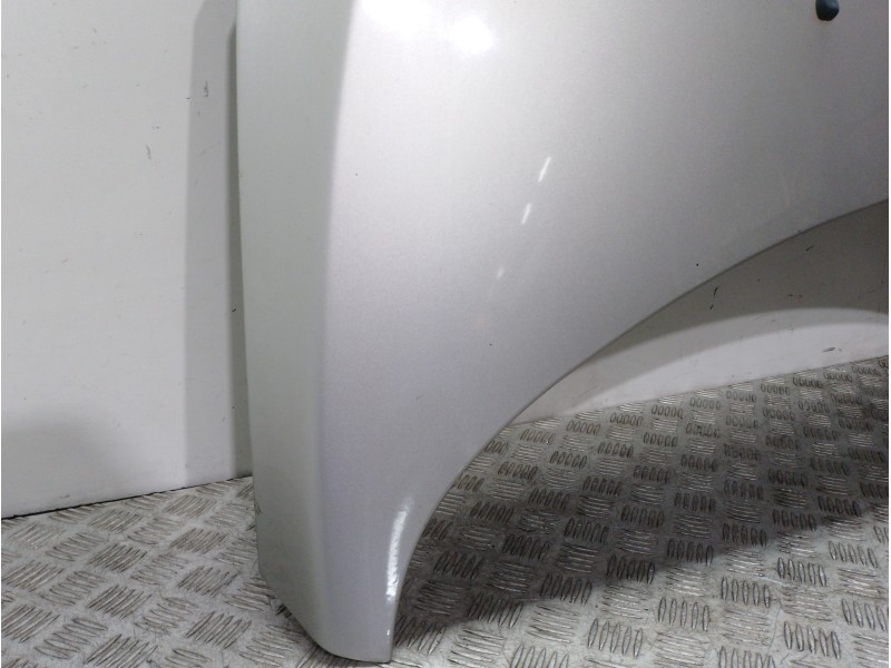 Recambio de capot para peugeot 307 berlina (s2) xs referencia OEM IAM 7901L9 PLATA 