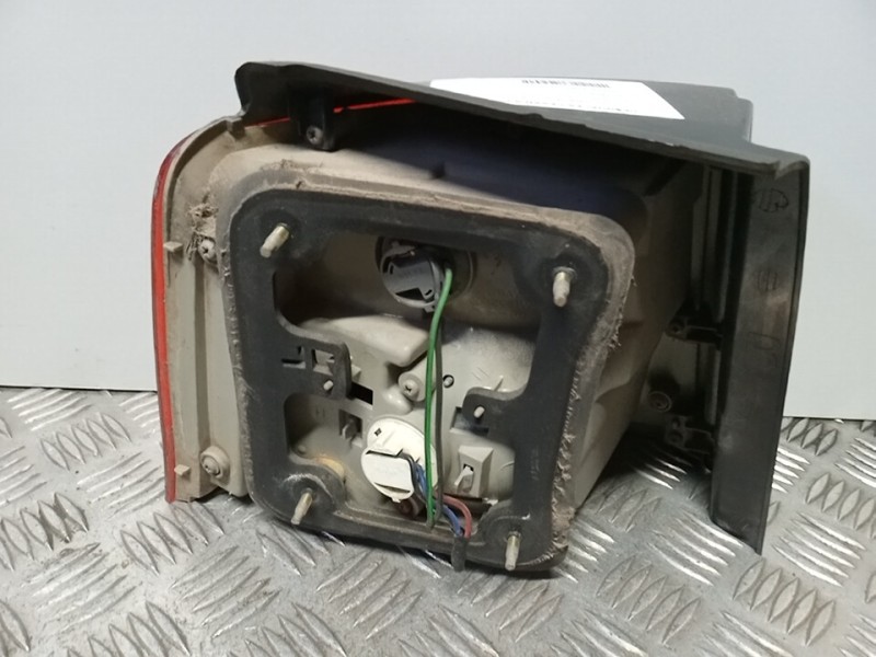 Recambio de piloto trasero derecho para kia carens 2.0 crdi ex monovolumen referencia OEM IAM 0K2JB51150A  