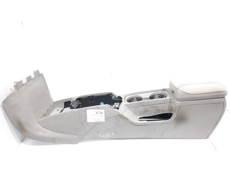 Recambio de apoyabrazos central para volvo v50 familiar 1.8 kinetic referencia OEM IAM 39994272  
