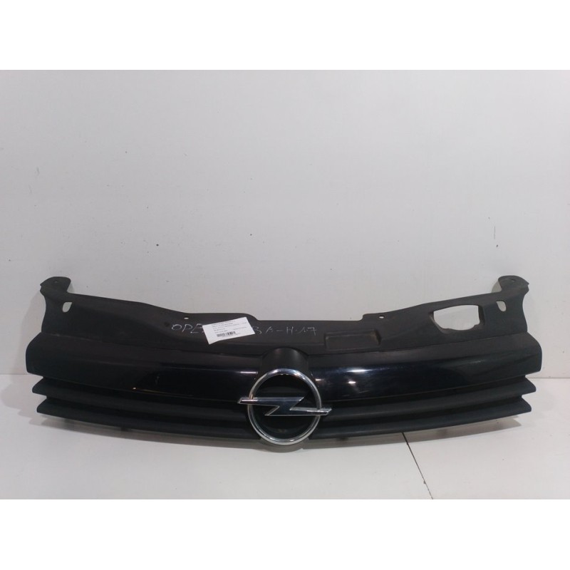 Recambio de rejilla delantera para opel astra h berlina elegance referencia OEM IAM 13241967 NEGRO 