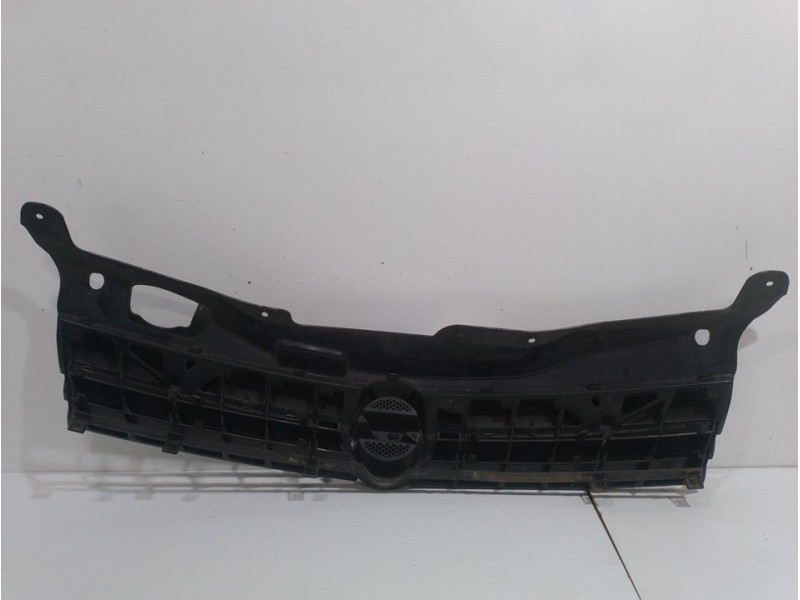 Recambio de rejilla delantera para opel astra h berlina elegance referencia OEM IAM 13241967 NEGRO 