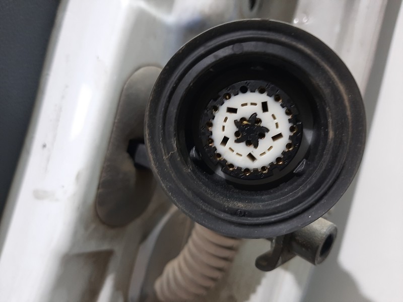 Recambio de puerta delantera izquierda para ford transit connect (tc7) furgón (2006) referencia OEM IAM   