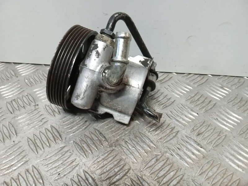 Recambio de bomba direccion para peugeot 306 berlina 3/4/5 puertas (s2) graffic referencia OEM IAM 96360703803  