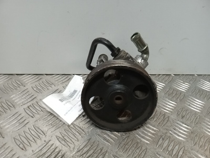 Recambio de bomba direccion para peugeot 306 berlina 3/4/5 puertas (s2) graffic referencia OEM IAM 96360703803  