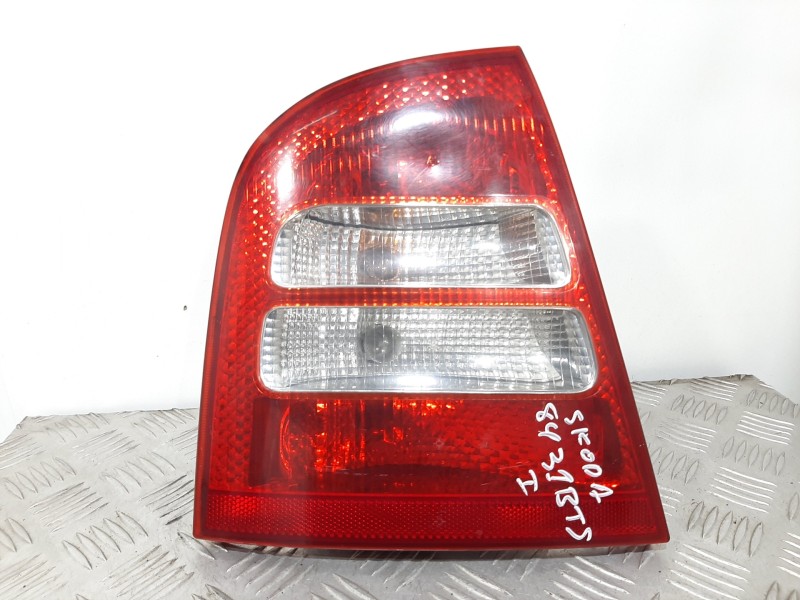 Recambio de piloto trasero izquierdo para skoda octavia berlina (1u2) ambiente referencia OEM IAM 1U6945095  