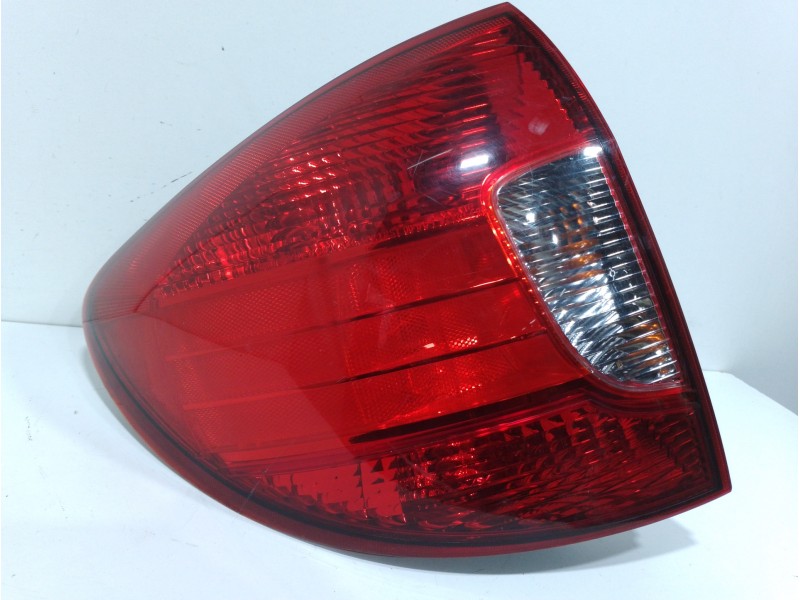 Recambio de piloto trasero izquierdo para kia rio rs berlina (5-ptas.) referencia OEM IAM   