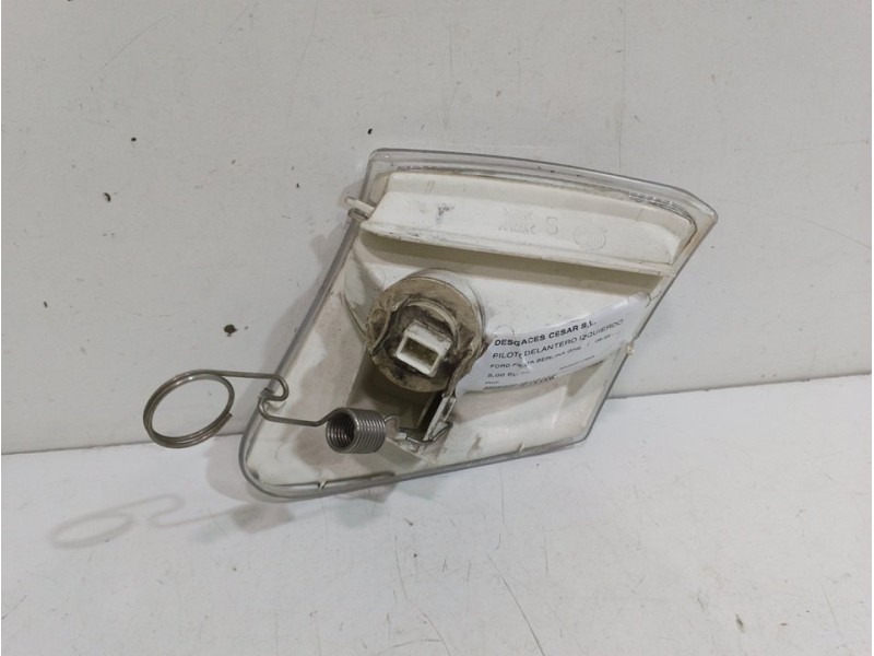 Recambio de piloto delantero izquierdo para ford fiesta berlina ghia referencia OEM IAM   