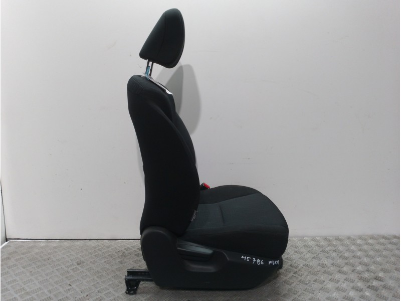 Recambio de asiento delantero derecho para toyota auris luna referencia OEM IAM 711001AS70B0  