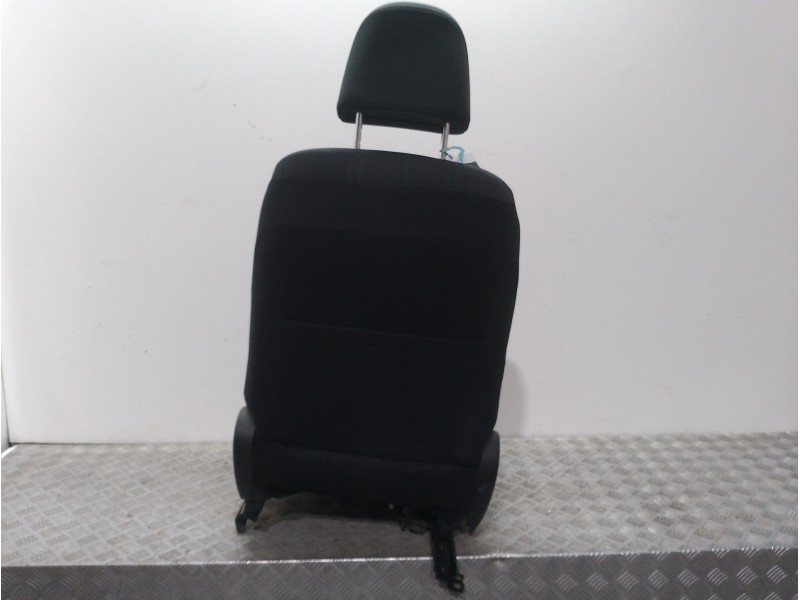 Recambio de asiento delantero derecho para toyota auris luna referencia OEM IAM 711001AS70B0  
