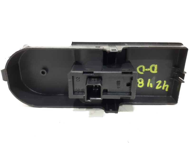 Recambio de mando elevalunas delantero derecho para opel astra h berlina cosmo referencia OEM IAM 13228881  