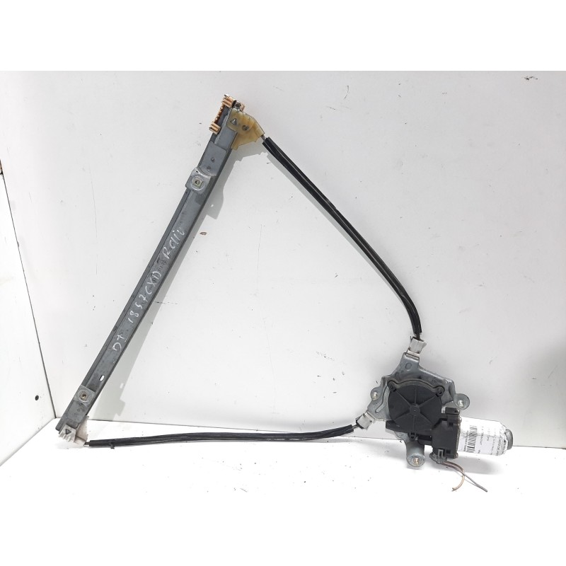 Recambio de elevalunas delantero izquierdo para renault clio ii fase ii (b/cb0) base authentique referencia OEM IAM 7700842247  