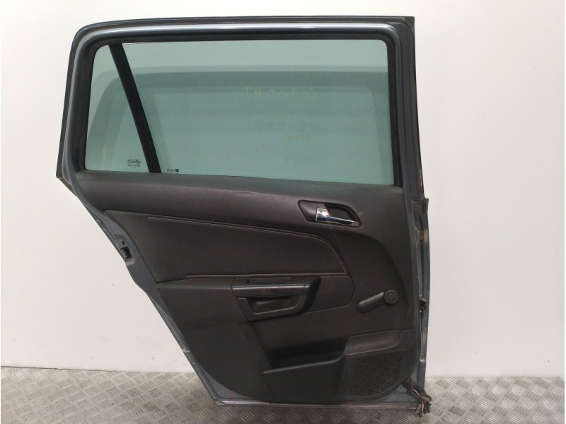 Recambio de puerta trasera izquierda para opel astra h berlina cosmo referencia OEM IAM 13208421 GRIS 