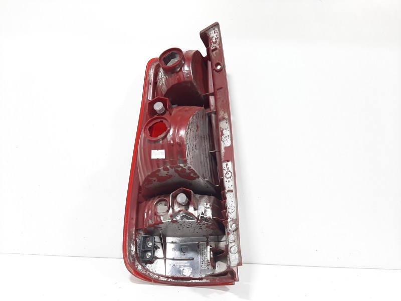 Recambio de piloto trasero derecho para hyundai matrix (fc) 1.6 gls referencia OEM IAM 9240217010   Recambio de piloto trasero derecho para hyundai matrix (fc) 1.6 gls referencia OEM IAM 9240217010