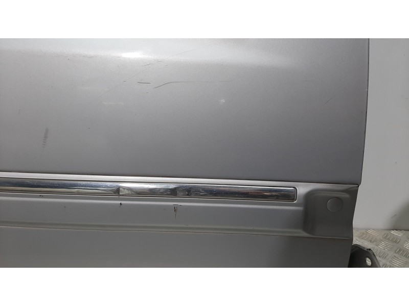 Recambio de puerta trasera derecha para ssangyong musso pick up 2.9 referencia OEM IAM  PLATA 