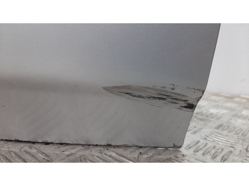 Recambio de puerta trasera derecha para ssangyong musso pick up 2.9 referencia OEM IAM  PLATA 