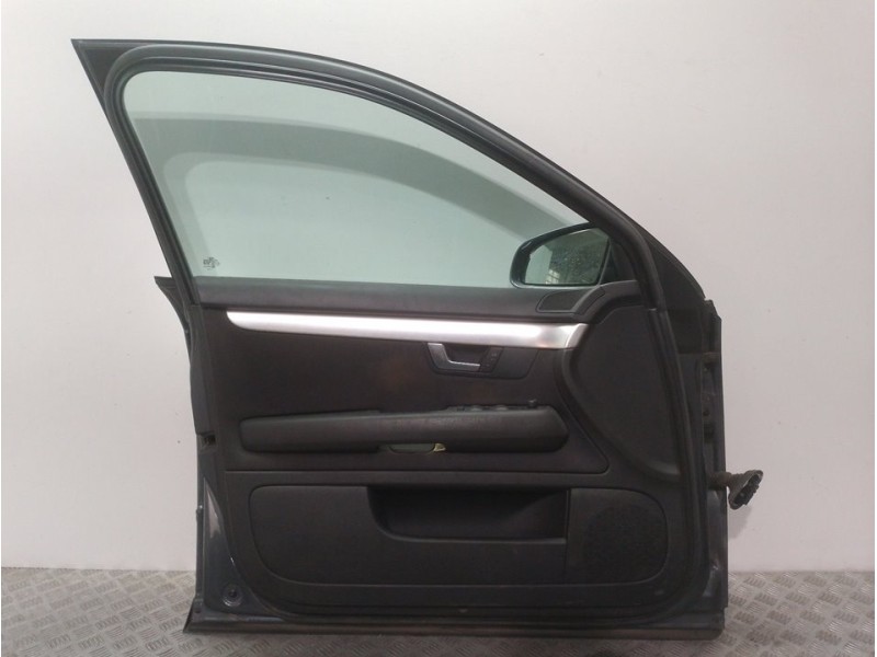 Recambio de puerta delantera izquierda para audi a4 avant (8e) 1.8 t referencia OEM IAM 8E0831051L GRIS 