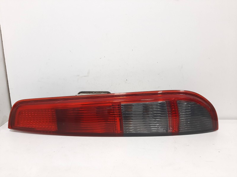 Recambio de piloto trasero derecho para ford focus berlina (cap) ambiente (d) referencia OEM IAM 4M5113A602AB  