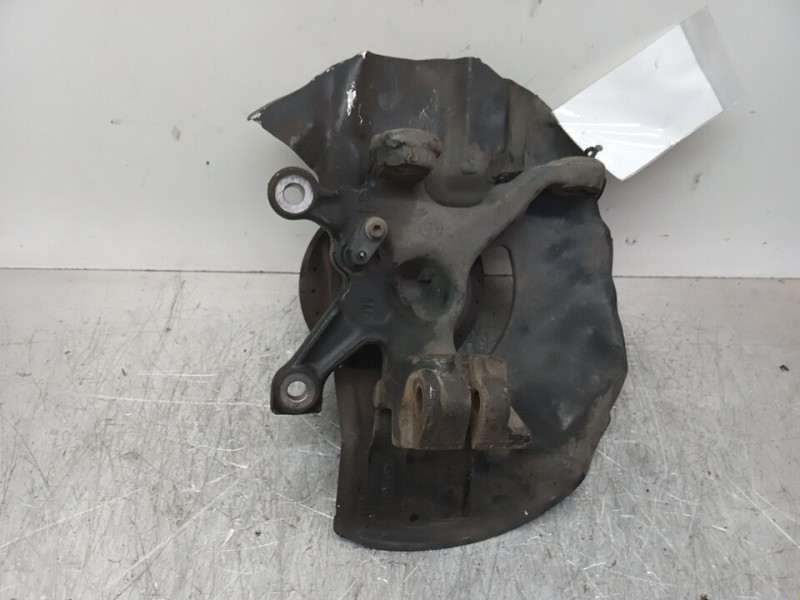 Recambio de mangueta delantera derecha para bmw serie 3 berlina (e46) 320d referencia OEM IAM 31211096430  