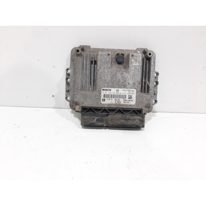 Recambio de centralita motor uce para opel astra h berlina cosmo referencia OEM IAM 0281012694 55560810 