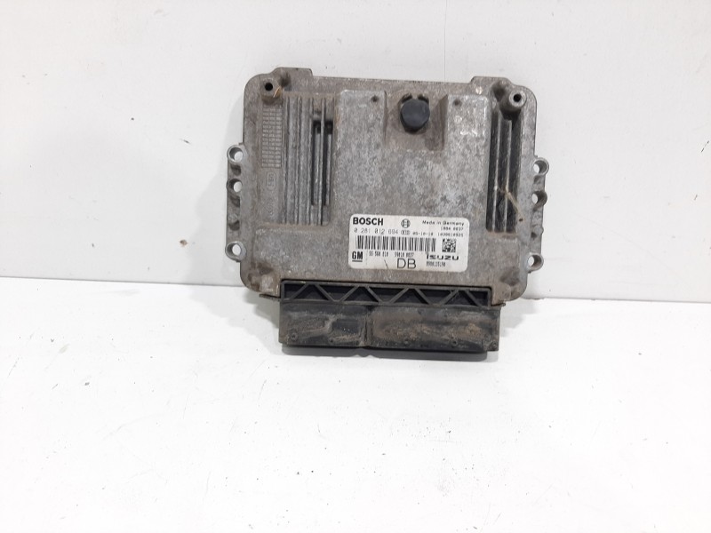 Recambio de centralita motor uce para opel astra h berlina cosmo referencia OEM IAM 0281012694 55560810 