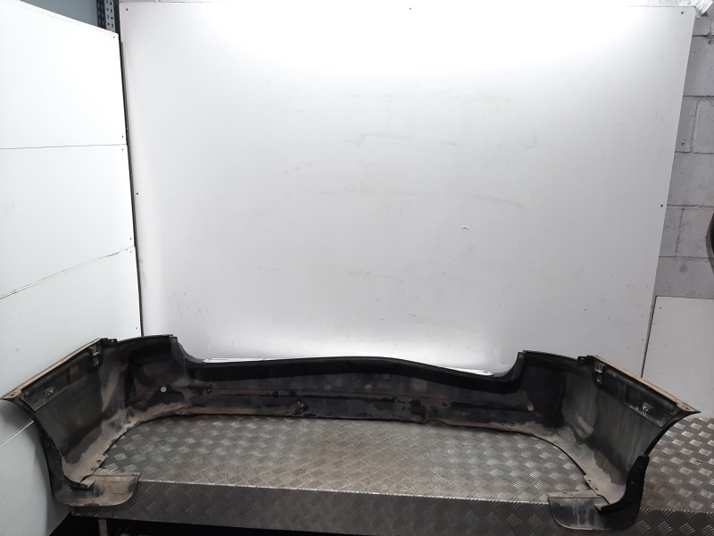 Recambio de paragolpes trasero para kia carnival ii 2.9 crdi lx referencia OEM IAM  NEGRO 