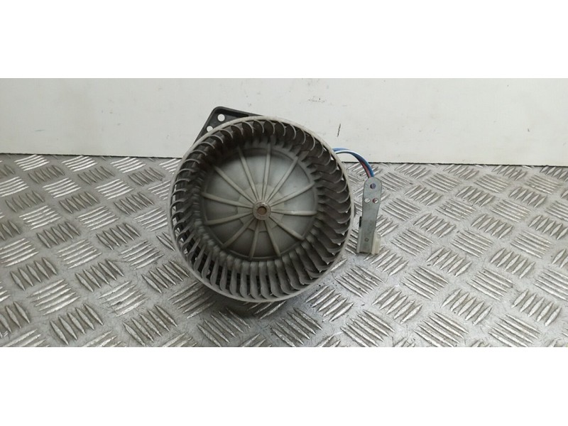 Recambio de motor calefaccion para nissan terrano/terrano.ii (r20) se (5-ptas.) referencia OEM IAM 0130111153  