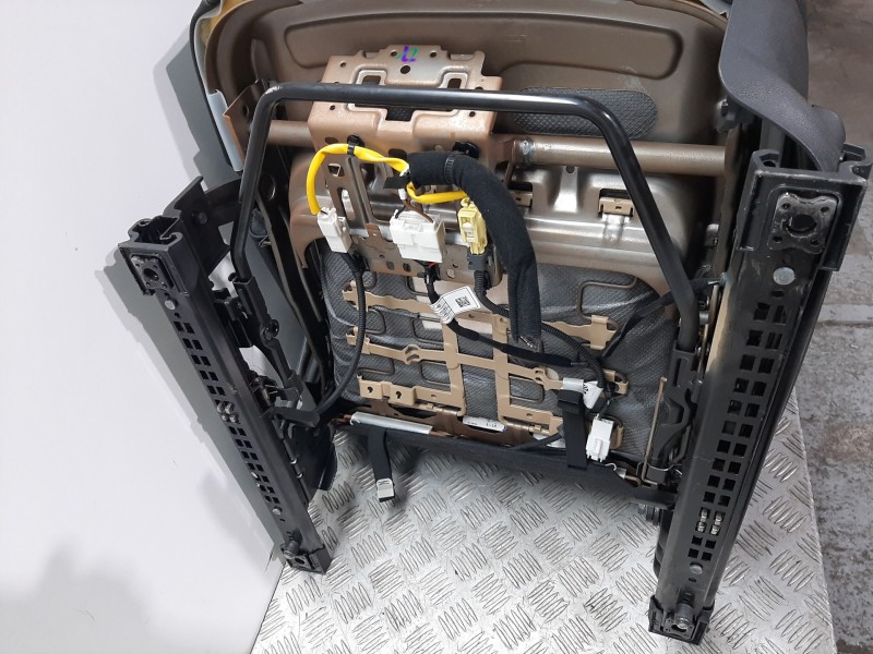 Recambio de asiento delantero izquierdo para hyundai kona essence 2wd referencia OEM IAM   
