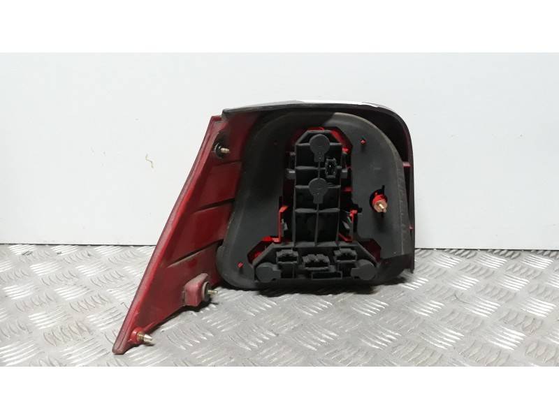 Recambio de piloto trasero derecho para volkswagen golf iv berlina (1j1) básico referencia OEM IAM 1J6345096AA  