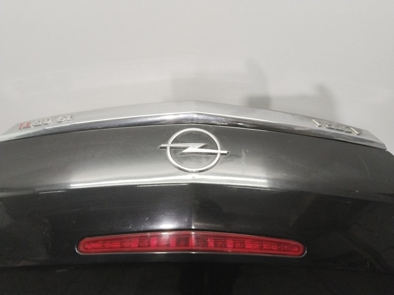 Recambio de tapa maletero para opel astra h berlina cosmo referencia OEM IAM 93187690  NEGRO