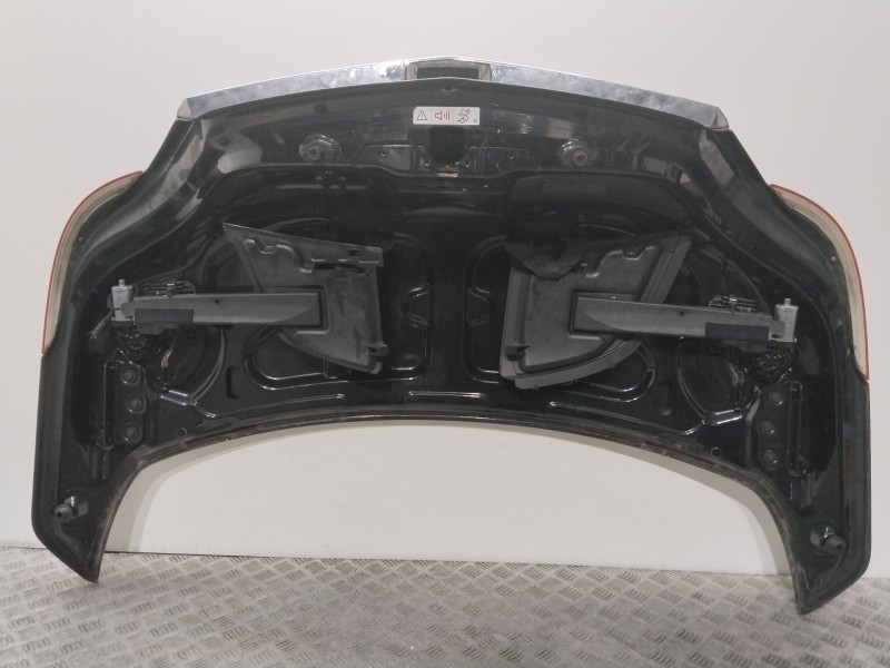 Recambio de tapa maletero para opel astra h berlina cosmo referencia OEM IAM 93187690  NEGRO