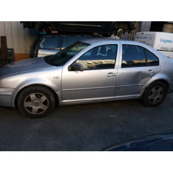 VOLKSWAGEN BORA BERLINA (1J2)