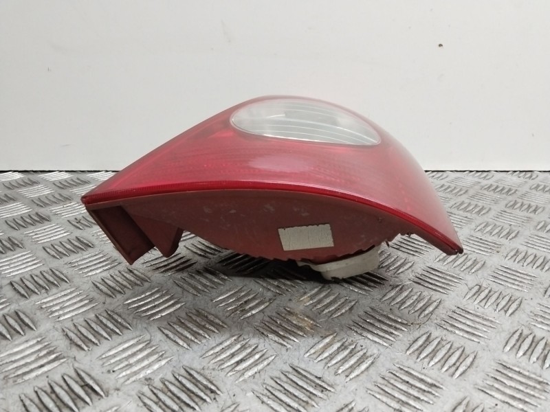 Recambio de piloto trasero derecho para renault clio ii fase ii (b/cb0) community referencia OEM IAM 8200071414  