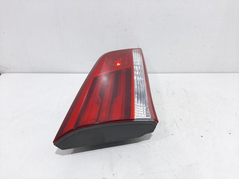 Recambio de piloto porton trasero izquierdo para hyundai i40 cab bluedrive referencia OEM IAM 924303Z600  