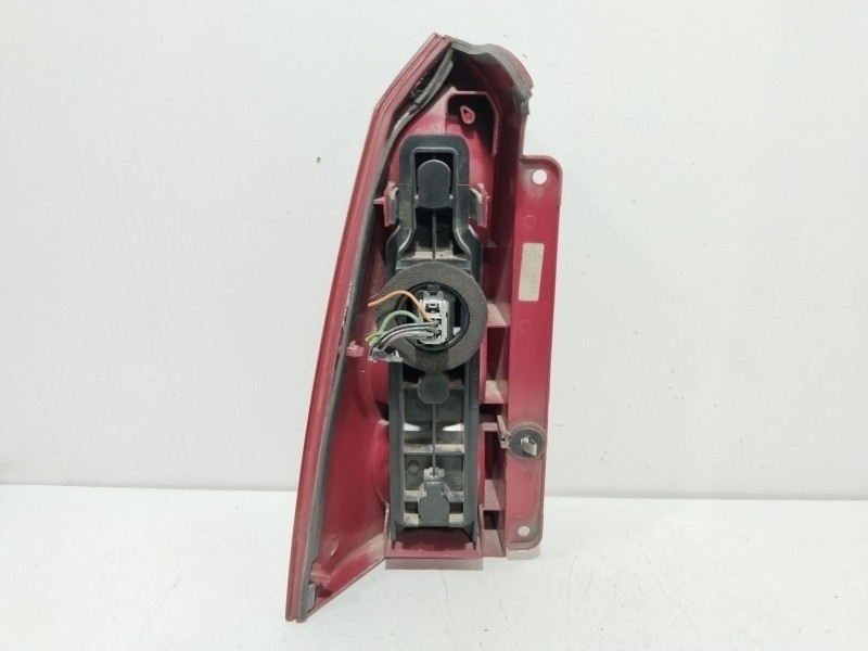 Recambio de piloto trasero derecho para ford focus berlina (cak) ambiente referencia OEM IAM 1M5113404CB  