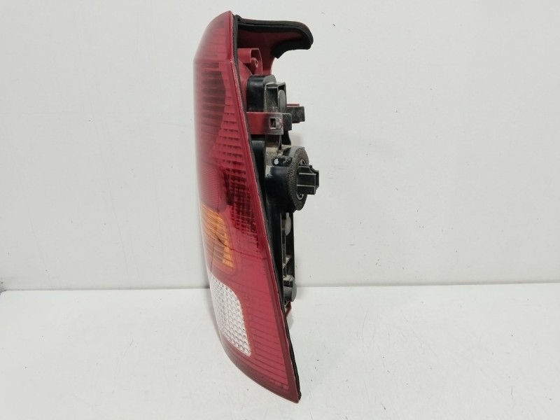 Recambio de piloto trasero derecho para ford focus berlina (cak) ambiente referencia OEM IAM XS4X13N004EC  