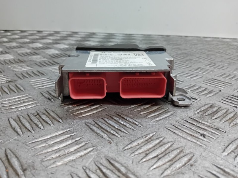 Recambio de centralita airbag para hyundai i40 cab bluedrive referencia OEM IAM 959103Z300  