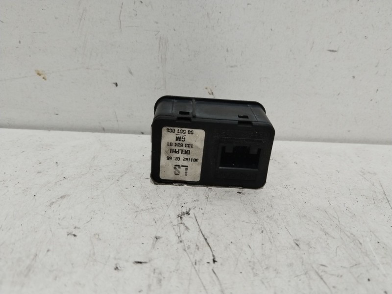 Recambio de mando elevalunas delantero izquierdo para opel zafira a sport referencia OEM IAM 90561086  