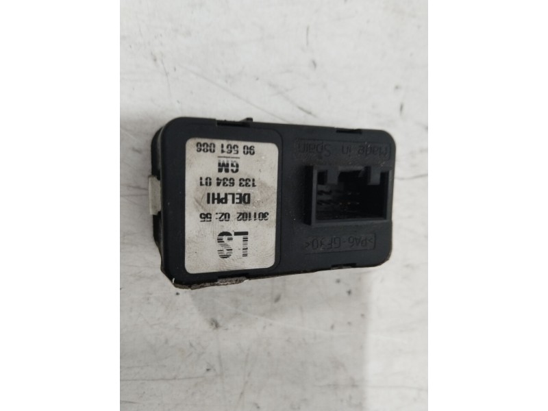 Recambio de mando elevalunas delantero izquierdo para opel zafira a sport referencia OEM IAM 90561086  