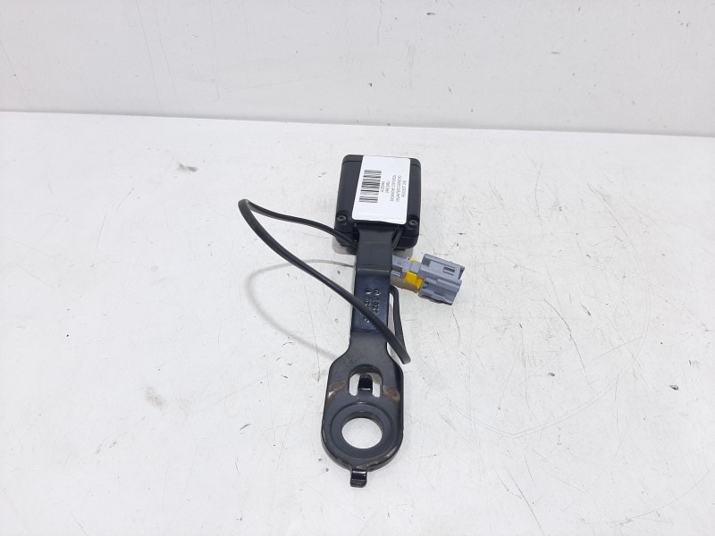 Recambio de enganche cinturon delantero derecho para peugeot 208 access referencia OEM IAM 24913AEU  