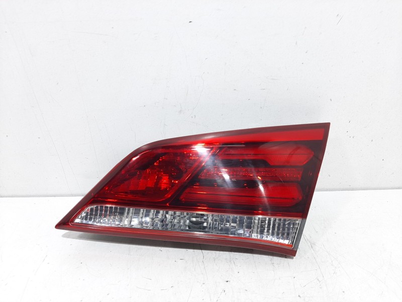 Recambio de piloto porton trasero derecho para hyundai i40 cab bluedrive referencia OEM IAM 924403Z600  