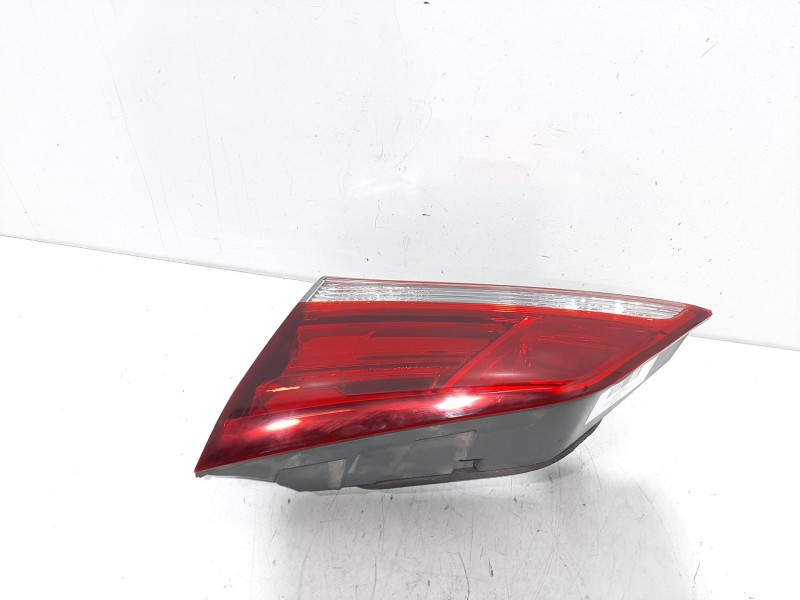 Recambio de piloto porton trasero derecho para hyundai i40 cab bluedrive referencia OEM IAM 924403Z600  