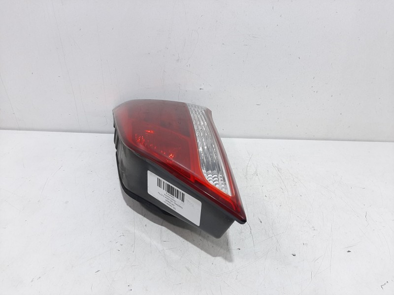 Recambio de piloto porton trasero derecho para hyundai i40 cab bluedrive referencia OEM IAM 924403Z600  