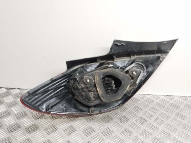 Recambio de piloto trasero derecho para opel corsa d sport referencia OEM IAM 13188046  
