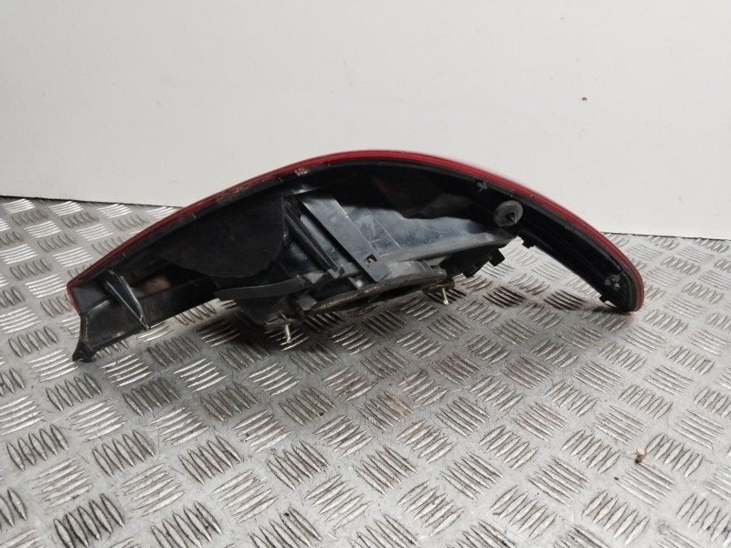 Recambio de piloto trasero derecho para opel corsa d sport referencia OEM IAM 13188046  