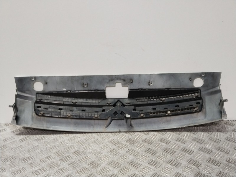 Recambio de rejilla delantera para citroën berlingo 1.9 d 600 furg. referencia OEM IAM 9644758077  BLANCO Recambio de rejilla delantera para citroën berlingo 1.9 d 600 furg. referencia OEM IAM 9644758077  BLANCO