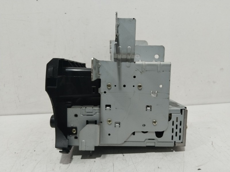 Recambio de sistema audio / radio cd para ssangyong actyon 200 xdi referencia OEM IAM 9CA04077  