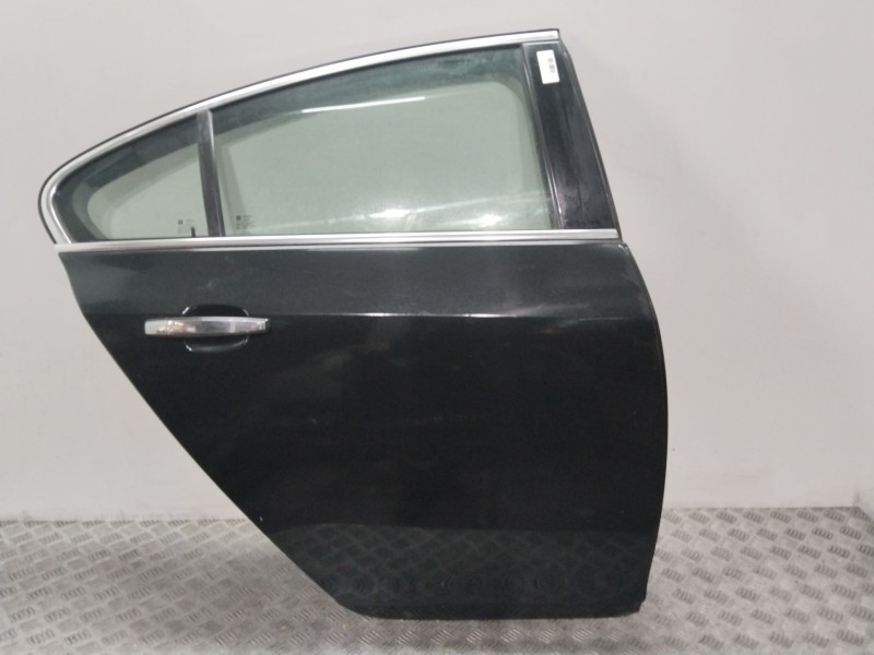 Recambio de puerta trasera derecha para opel insignia berlina sportive referencia OEM IAM 22796348  NEGRA