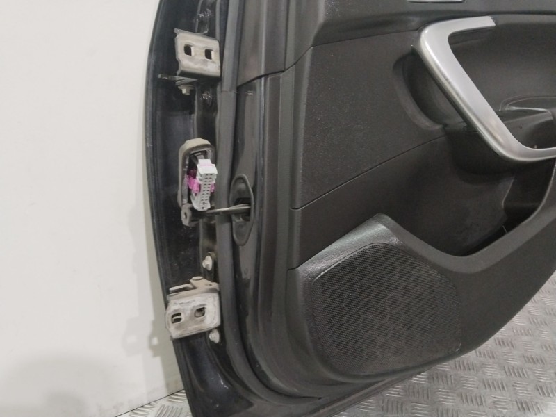 Recambio de puerta trasera derecha para opel insignia berlina sportive referencia OEM IAM 22796348  NEGRA